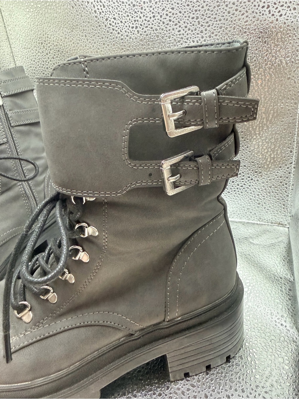 Nine West Womenโs Dark Grey Lace-Up Platform Combat Boots - Picture 3 of 5